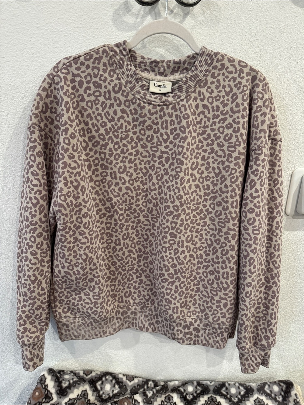 Comfrt Leopard Print Crewneck Sweatshirt - Taupe & brown